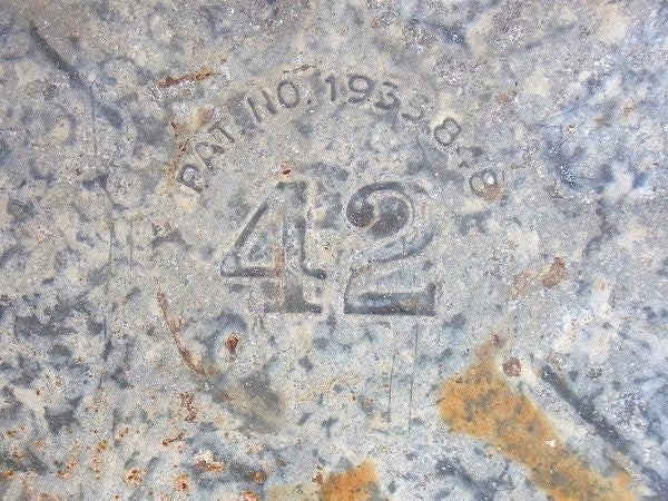 スクエア型のシャビーなヴィンテージ・ブリキバケツ/洗濯タライ・USA