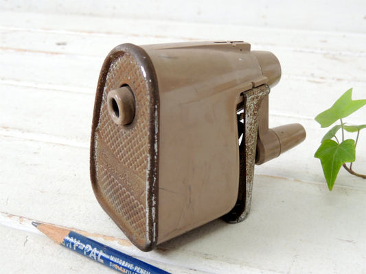 【Swingline】メタル×プラスティック製・60'sヴィンテージ・ペンシルシャープナー/鉛筆削り