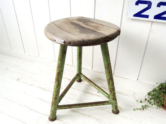 BIŽUTERIE チェコ製 ミントグリーン 3本脚 工業系 アンティーク ラウンドスツール・チェア