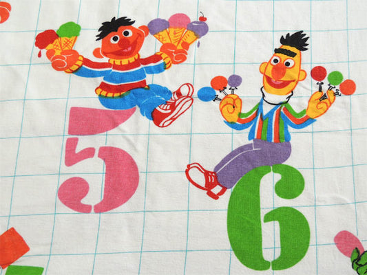 【セサミストリートの仲間たち】数字柄・ツインサイズ・ヴィンテージ・ユーズドシーツ(ボックスタイプ)