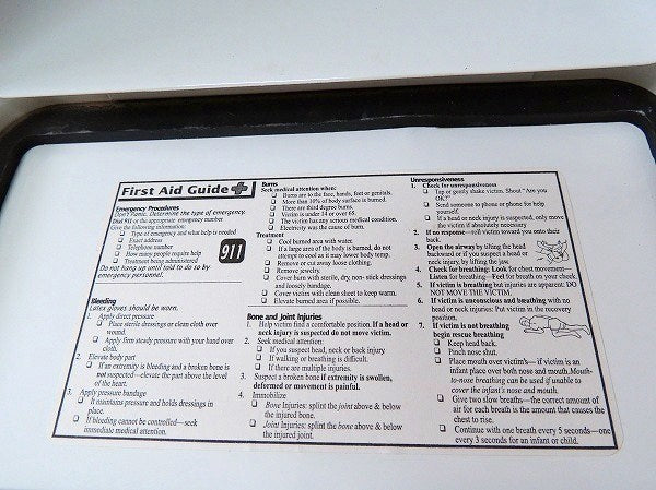 USA!アリゾナパブリックサービス・メタル製・白色・ヴィンテージ・救急箱/ファーストエイド