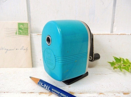 【Apsco】MIDGET・ターコイズブルー色の小さなヴィンテージ・ペンシルシャープナー/鉛筆削り