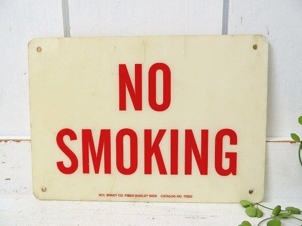 【NO SMOKING】グラスファイバー製・ヴィンテージ・サイン/サインプレート/看板 USA