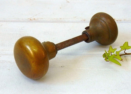古い真鍮製・アンティーク・ドアノブ/建材 USA