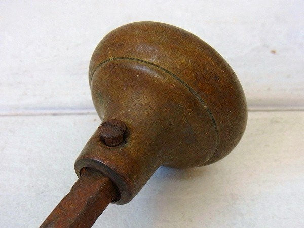 古い真鍮製・アンティーク・ドアノブ/建材 USA