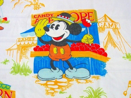 【OLDミッキーマウス】ミッキー&フレンズ・お祭り柄・ヴィンテージ・ユーズドシーツ(フラット)