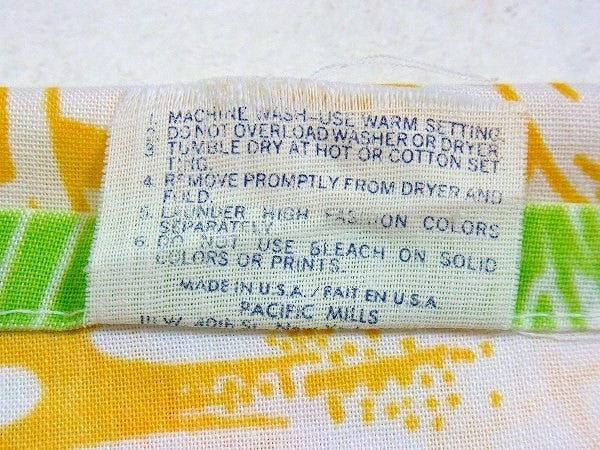 【OLDミッキーマウス】ミッキー&フレンズ・お祭り柄・ヴィンテージ・ユーズドシーツ(フラット)