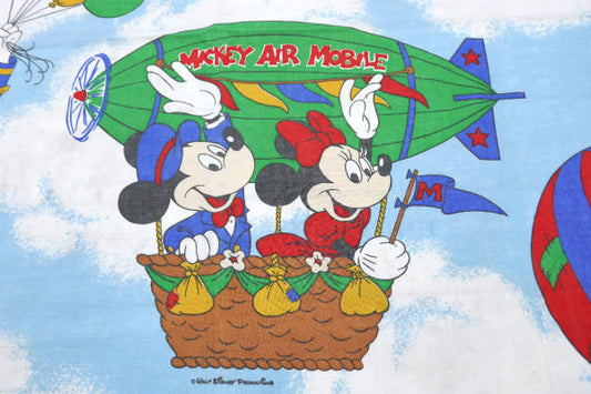 【ミッキー&フレンズー】ディズニー・空飛ぶ飛行船・ヴィンテージ・フラットシーツ(1/2) USA