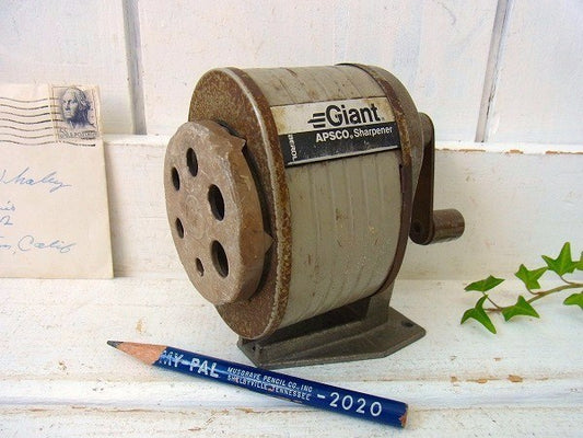 【APSCO Giant】シャビーなアンティーク・ペンシルシャープナー/鉛筆削り/文房具 USA