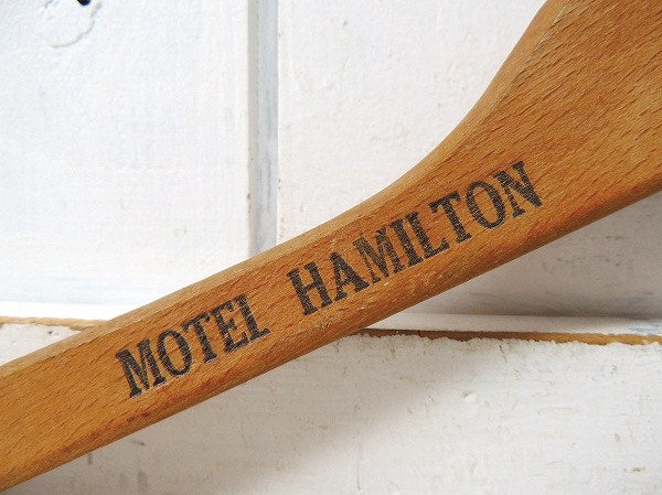 【MOTEL HAMILTON】USA!プリント入り・アンティーク・木製ハンガー