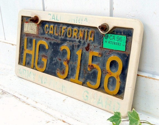 【カリフォルニア州/1960年代/ARMY】ビンテージ・ナンバープレート・USA