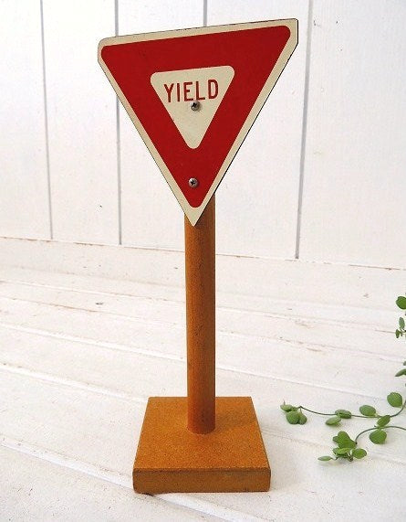 YIELD ヴィンテージ USA 看板 卓上 ストリートサイン おもちゃ 玩具 