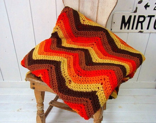 手編みニット・波模様の大きなヴィンテージ・ブランケット/ハンドメイド/ひざ掛け USA