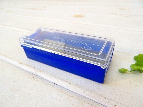 【Swingline】USA・青色のプラスティック製・ヴィンテージ・ホッチキス芯ケース/小物入れ