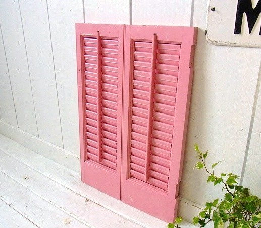 ピンク色の小さな木製・ヴィンテージ・ルーバー/ヴォレー/シャッター/建具 USA