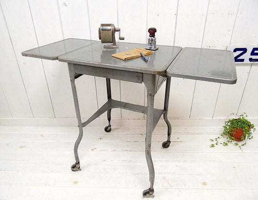 USA・スチール製・引き出し付き・ヴィンテージ・タイプライターデスク/バタフライテーブル/作業台/机