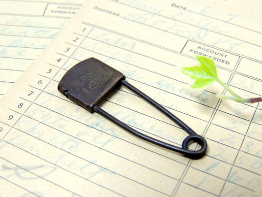 46 ナンバー入り 真鍮製 1950's アンティーク ランドリーピン 安全ピン USA