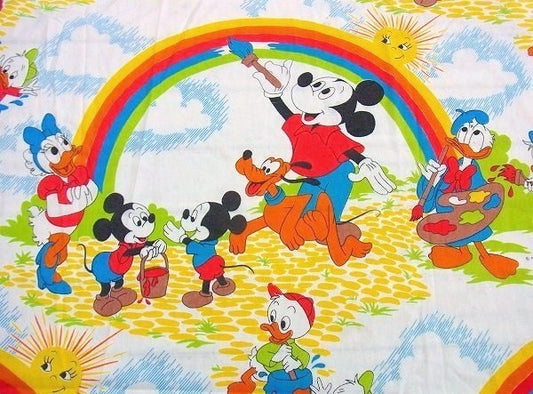 【ミッキー&フレンズ】ディズニー・レインボー柄・ヴィンテージ・ユーズドシーツ(フラット) USA