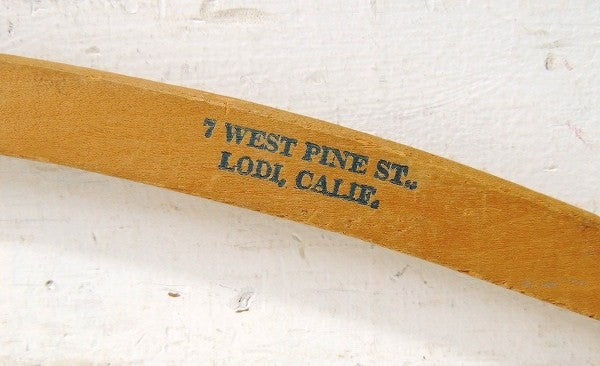 【Lodi Cleaning】USA・カリフォルニアのクリーニング店・ヴィンテージ・木製ハンガー