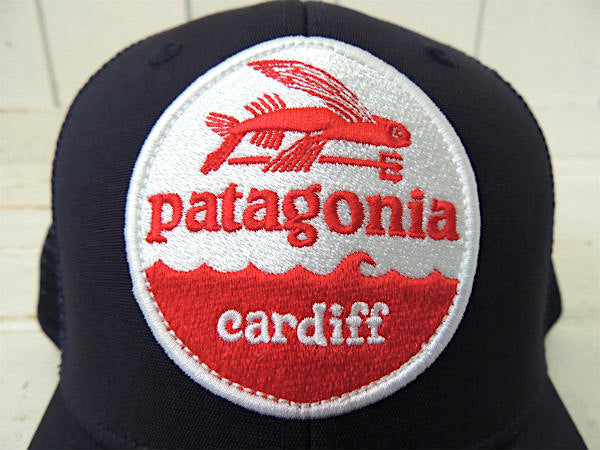 【Patagonia】ネイビー・パタゴニア・カーディフ限定・トラッカーハット&ステッカー1枚