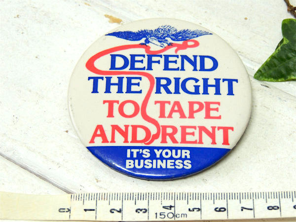 USA 表現の自由の権利を守る DEFEND THE RIGHT メッセージ イーグル ビンテージ 缶バッジ