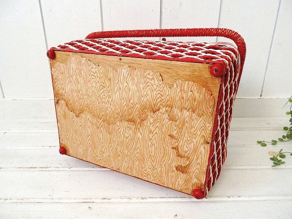 ギンガムチェック柄/レッド×ホワイト色のレトロなヴィンテージ・ソーイングボックス/裁縫箱/手芸用品