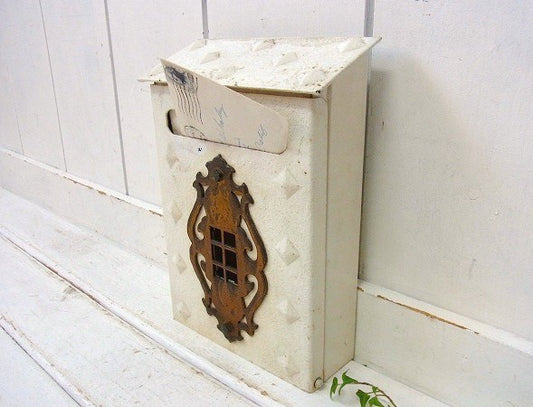 白色のアイアン製・アンティーク・メールボックス/郵便受け/ポスト USA