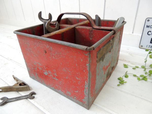 USA!赤色のメタル製・工業系・仕切り付き・ヴィンテージ・ツールボックス/ツールバスケット