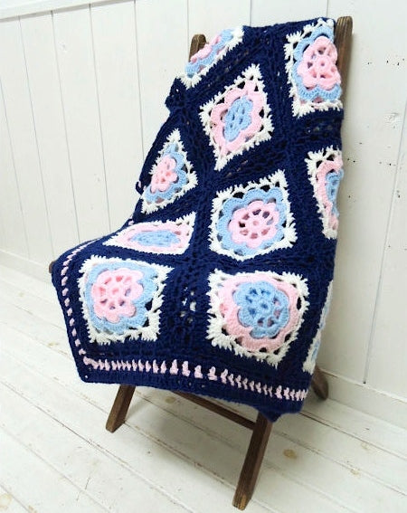 モチーフ編み・ハンドメイド・大判サイズ・ニットブランケット/グラニーブランケット/未使用
