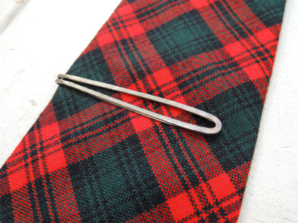 【細工模様・2本ライン】アンティーク&ヴィンテージ・タイピン・シルバー色・USA