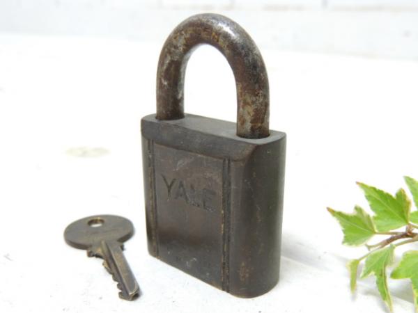 YALE・U.S. アンティーク・南京錠・真鍮製・鍵付き・パッドロック・工業系