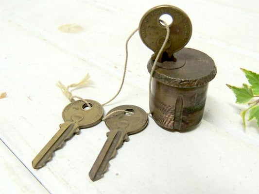 【インディペンデントロック】アンティーク・鍵穴・真鍮製の鍵3本付き/シリンダー/工業系