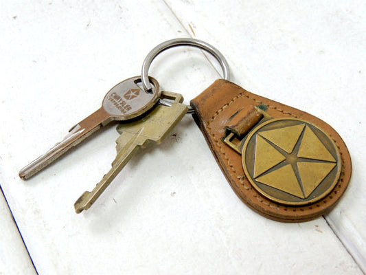 【クライスラー・アメ車】ヴィンテージ・革・茶色・レザーキーホルダー・鍵2本付き・モーター系