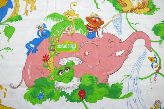 セサミストリートの仲間たち 動物 サファリ&ジャングル柄 ヴィンテージ ユーズドシーツ(1/2)