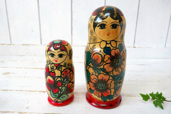 マトリョーシカ・木製・ヴィンテージ・ロシア人形・2体セット・伝統民芸品
