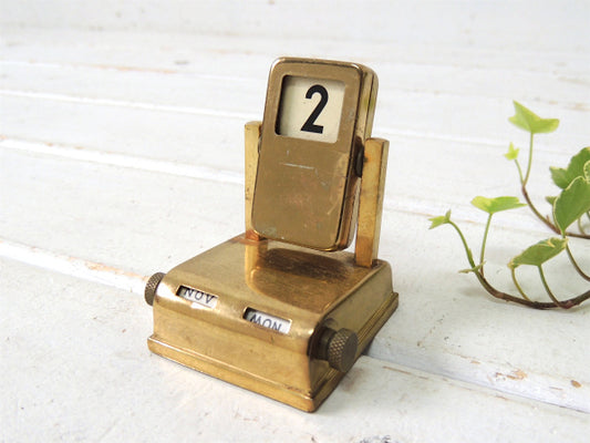 ゴールド色のメタル製・小さな日めくり式・アンティーク・デスクカレンダー/卓上カレンダー