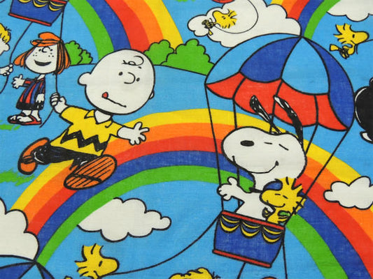 【スヌーピー】ピーナッツの仲間・レインボー柄・三角形・60'sヴィンテージ・カーテン・生地