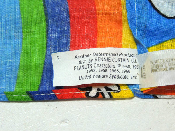 【スヌーピー】ピーナッツの仲間・レインボー柄・三角形・60'sヴィンテージ・カーテン・生地