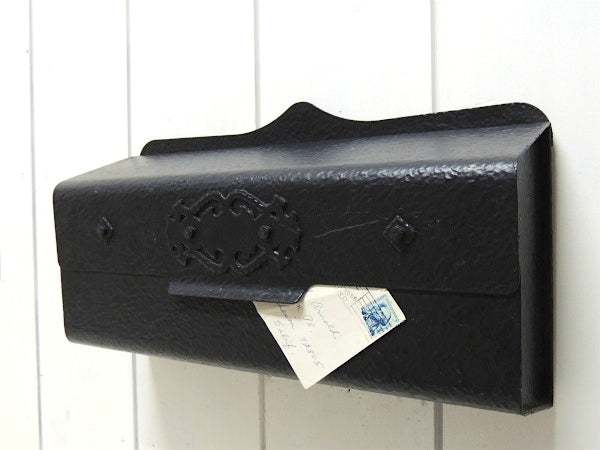 凹凸デザイン・黒色アイアン製・横型・アンティーク・メールボックス・郵便受け・ポスト USA