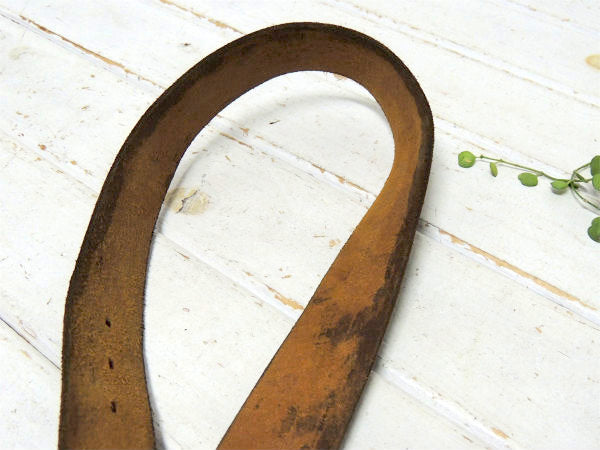 フラワー型押しデザイン・革製・70'sヴィンテージ・レザーベルト・古着 USA