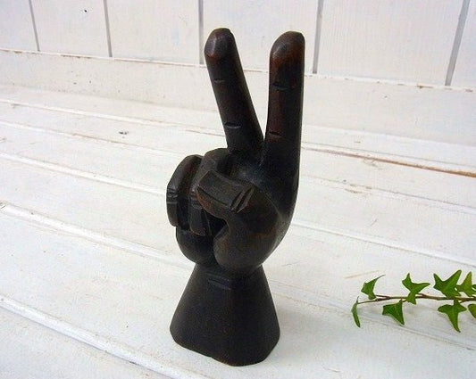 木彫り・ピースサイン型・ヴィンテージ・オブジェ/リングホルダー