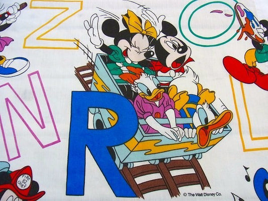【ミッキー&フレンズ】アルファベット柄・ベビーサイズ・ヴィンテージ・フラットシーツ USA