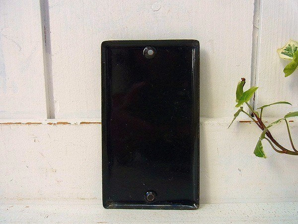 ホーロー製・小さなヴィンテージ・“8”ナンバーサイン/ナンバプレート