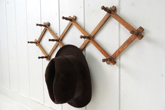 ノスタルジックな木製・ジャバラ式・壁掛けアンティーク・ハットラック/コートフック USA