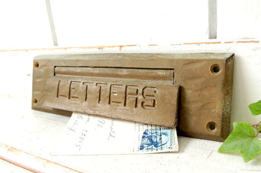 【LETTERS】USA・ずっしり重たいアンティーク・レタースロット/郵便受け/レターポスト
