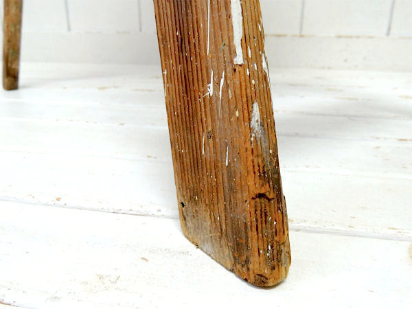 ミントグリーン×ホワイト・ペンキ付き シャビーな木製・アンティーク・OLD ステップラダー 脚立