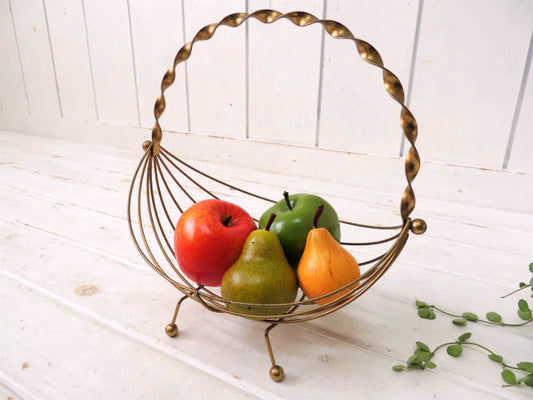 USA!ゴールド色のメタル製・脚付きヴィンテージ・バスケット/フルーツバスケット