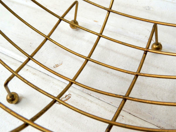 USA!ゴールド色のメタル製・脚付きヴィンテージ・バスケット/フルーツバスケット