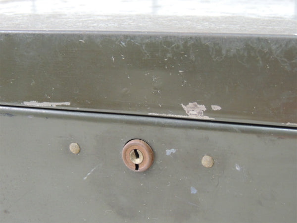 COLE NEW YORK・インダストリアル・ミリタリー グリーン メタルボックス・ヴィンテージ 工具箱