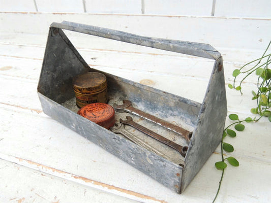 DIY&ガーデニング シャビーなブリキ製・ヴィンテージ・ツールバスケット・ツールケース・工具入れ